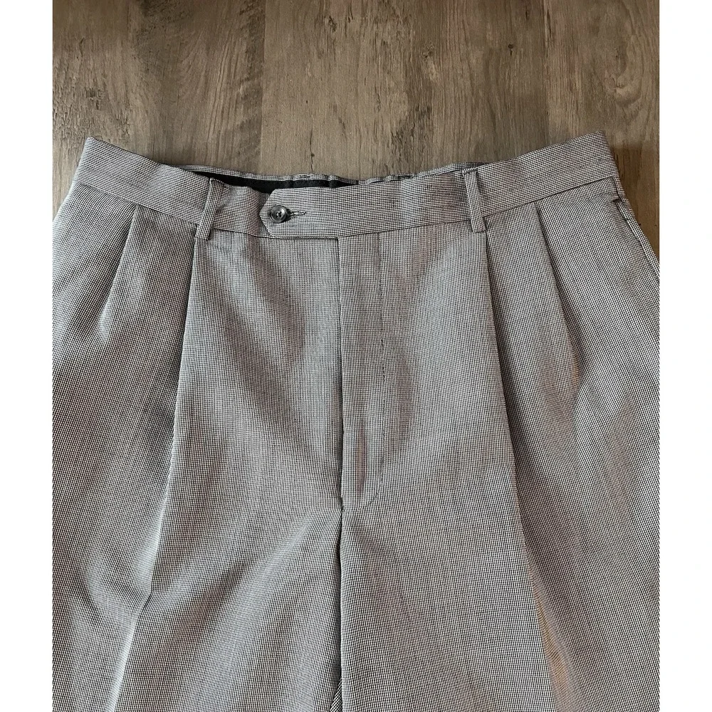 Jos A Bank Wool Men's Dress Pants Trousers 36 L Pleated Cuffed  Gray Houndstooth